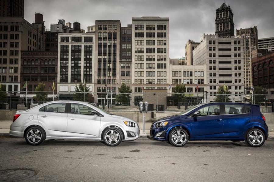  Chevrolet Sonic RS Sedan 2014 года  (фото 10 из 13)